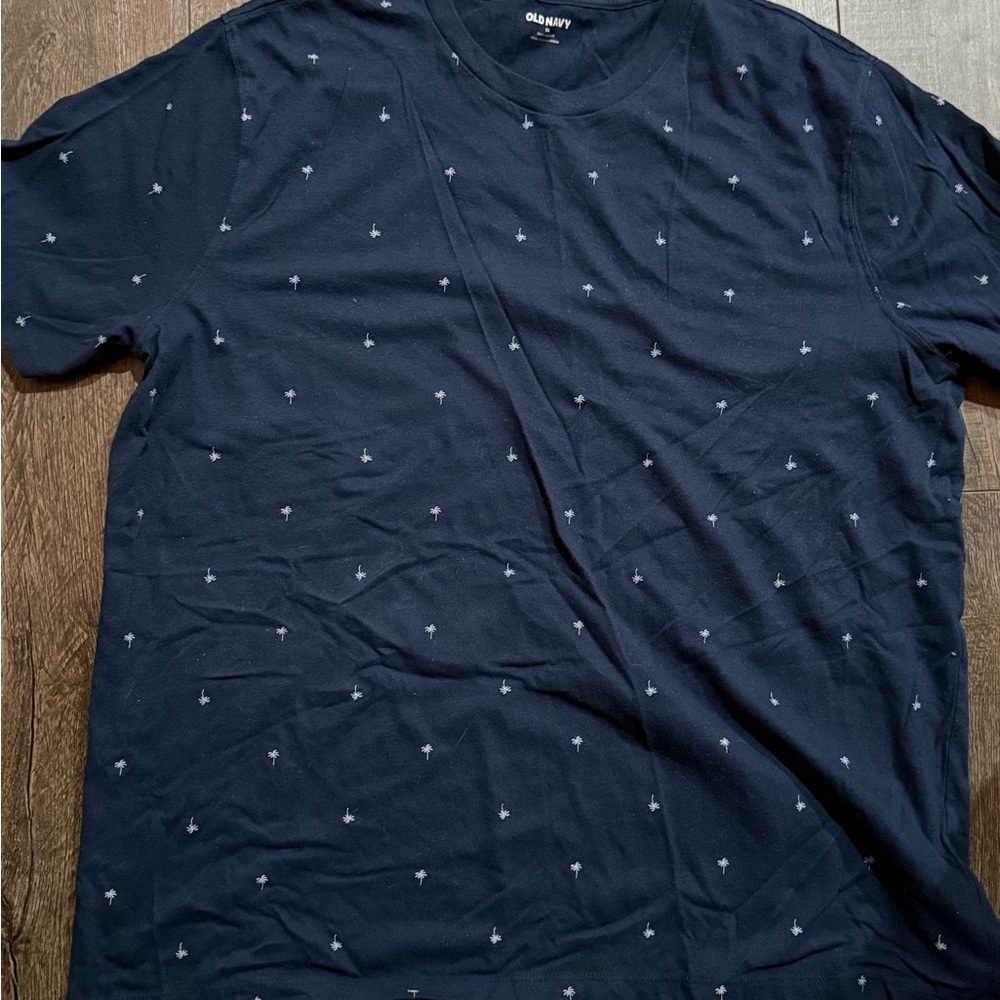 Old Navy Men's Dark Blue Tee with Palm Tree Print